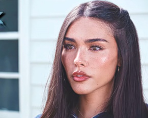 Madison Beer Scenepack 4K